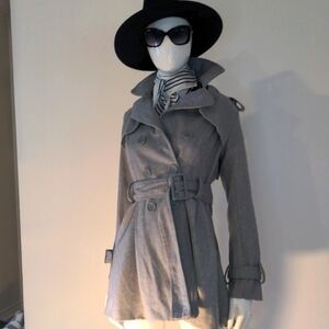 Gorgeous stunning grey peacock coat, size s, perfect condition